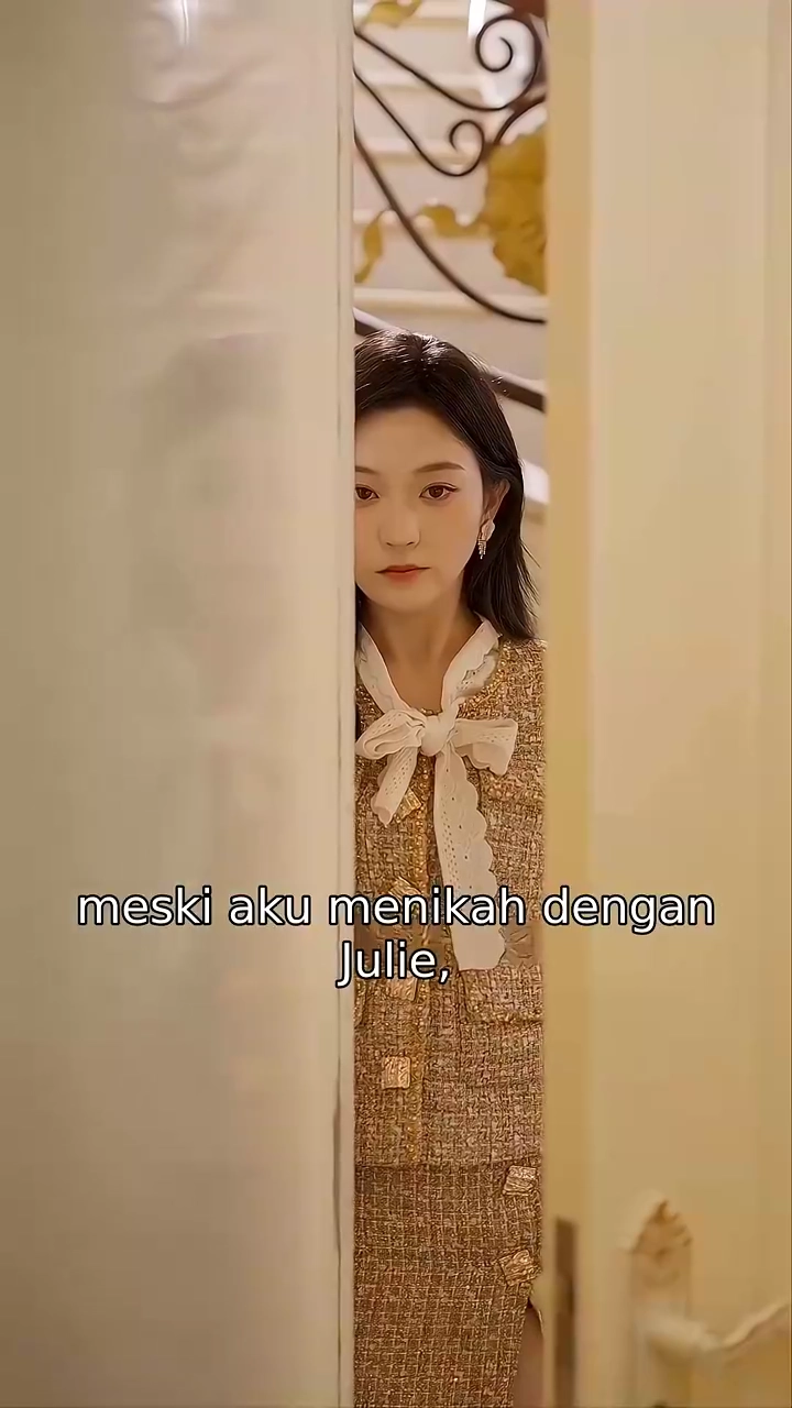 Kamu Pilih Pembantu, Aku Pilih Miliarderfoto