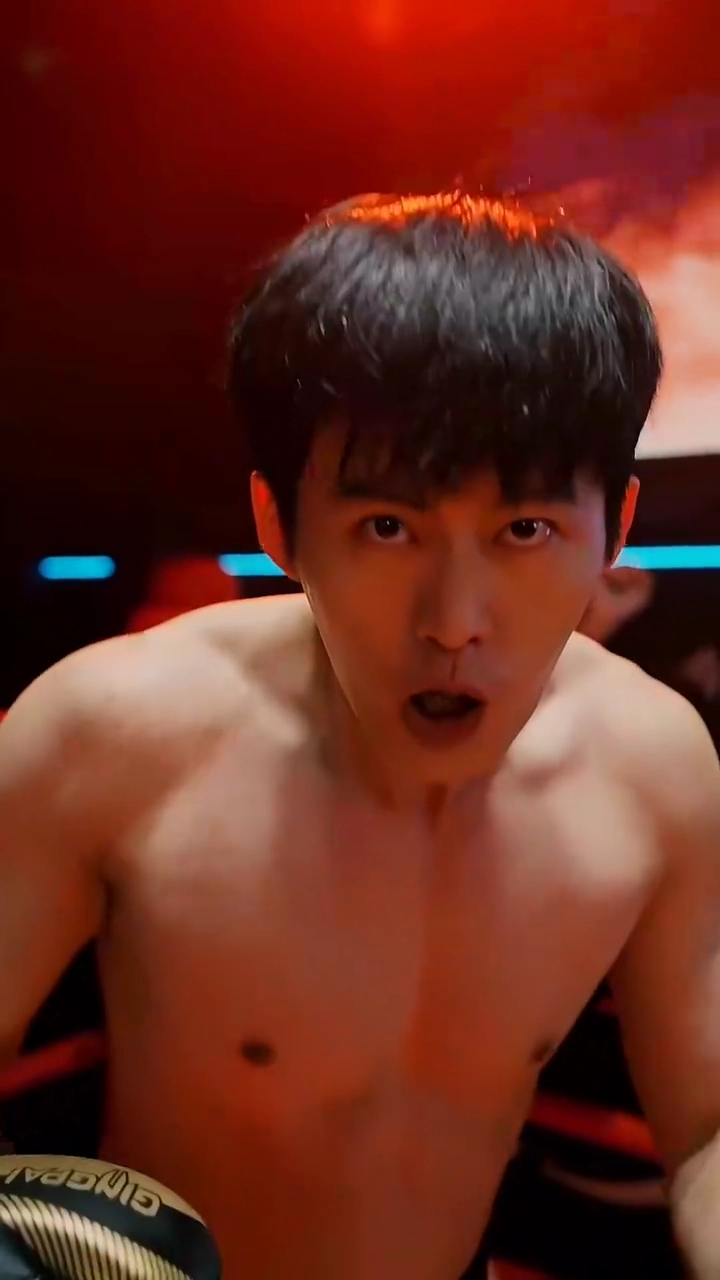 Tinju Sang Penyelamatfoto