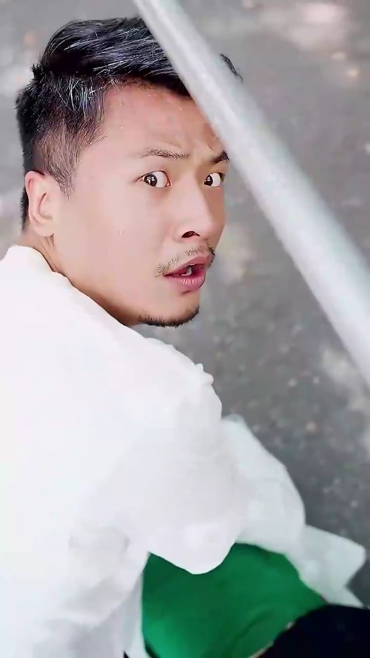 Ayah Satpamku Ternyata Seorang Konglomeratfoto