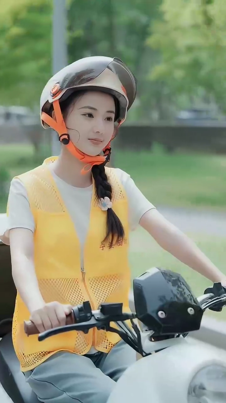 Tiba-Tiba Cinta Datangfoto