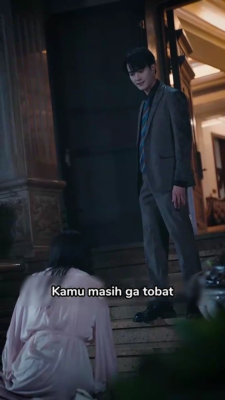 [Dijuluki] Setelah Cerai, Tuan CEO Memohon Aku Kembalifoto