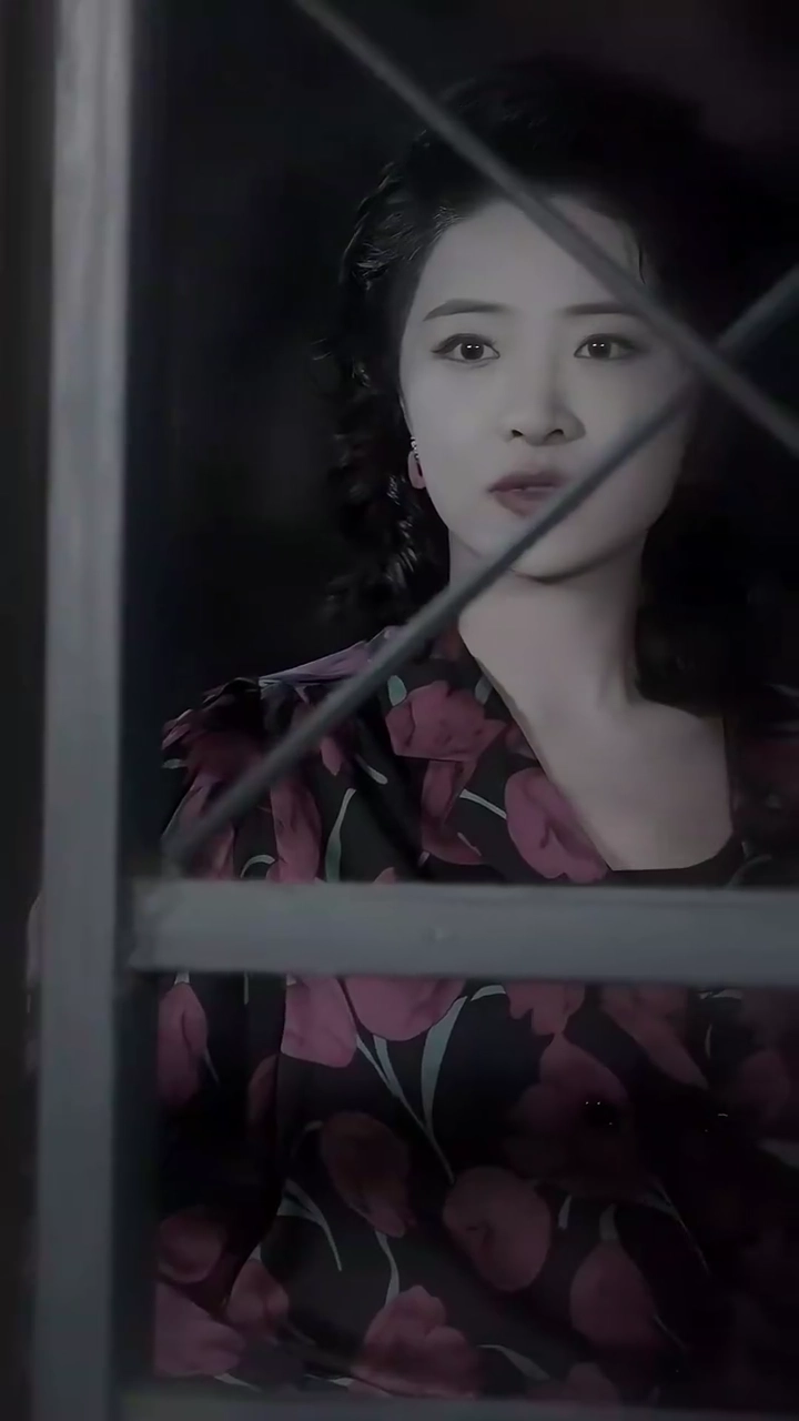 Lucky Housewife: Her Second ChancePhoto