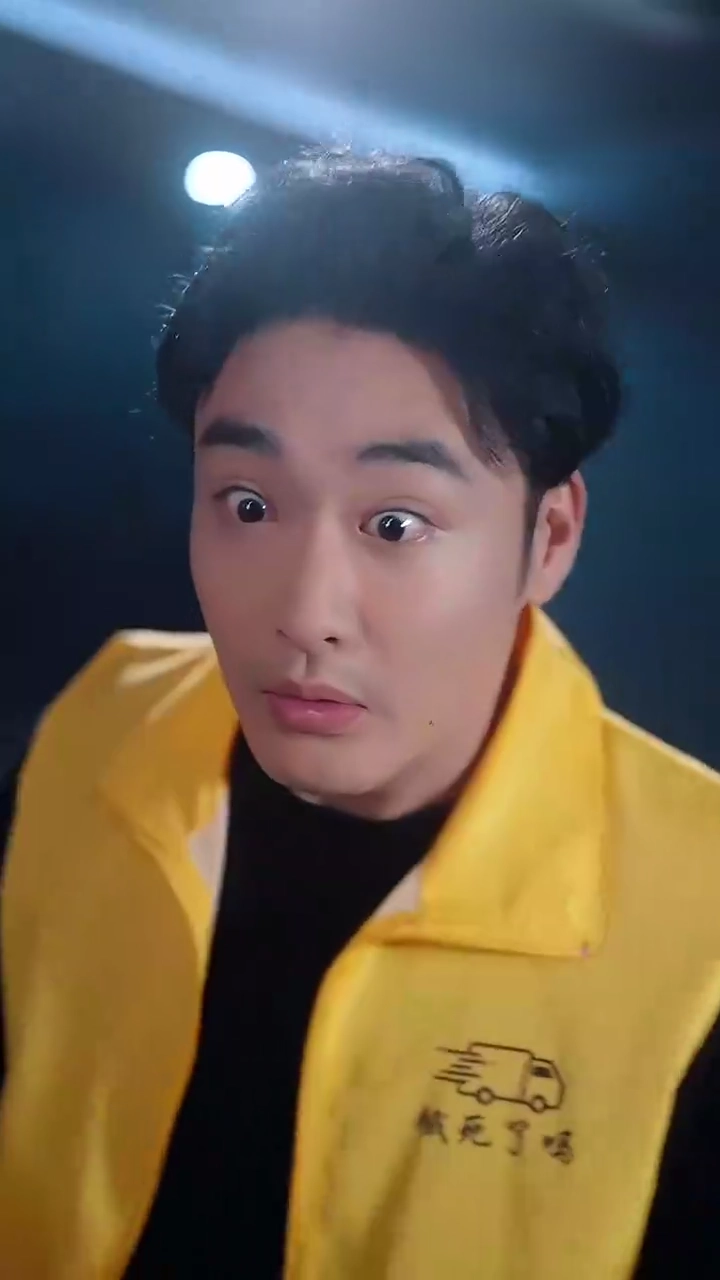 The Delivery Man is the God of WarPhoto