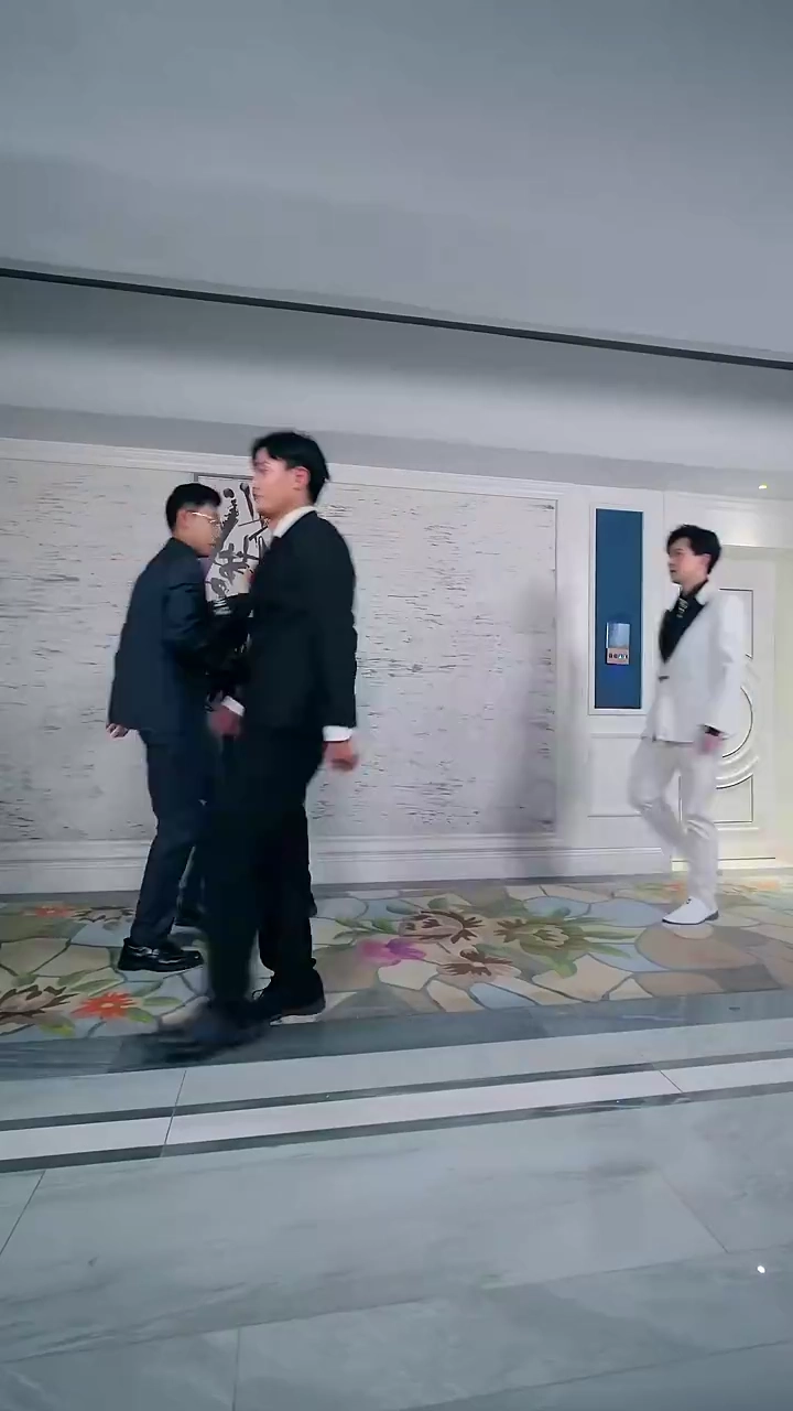 The Doting PretenderPhoto