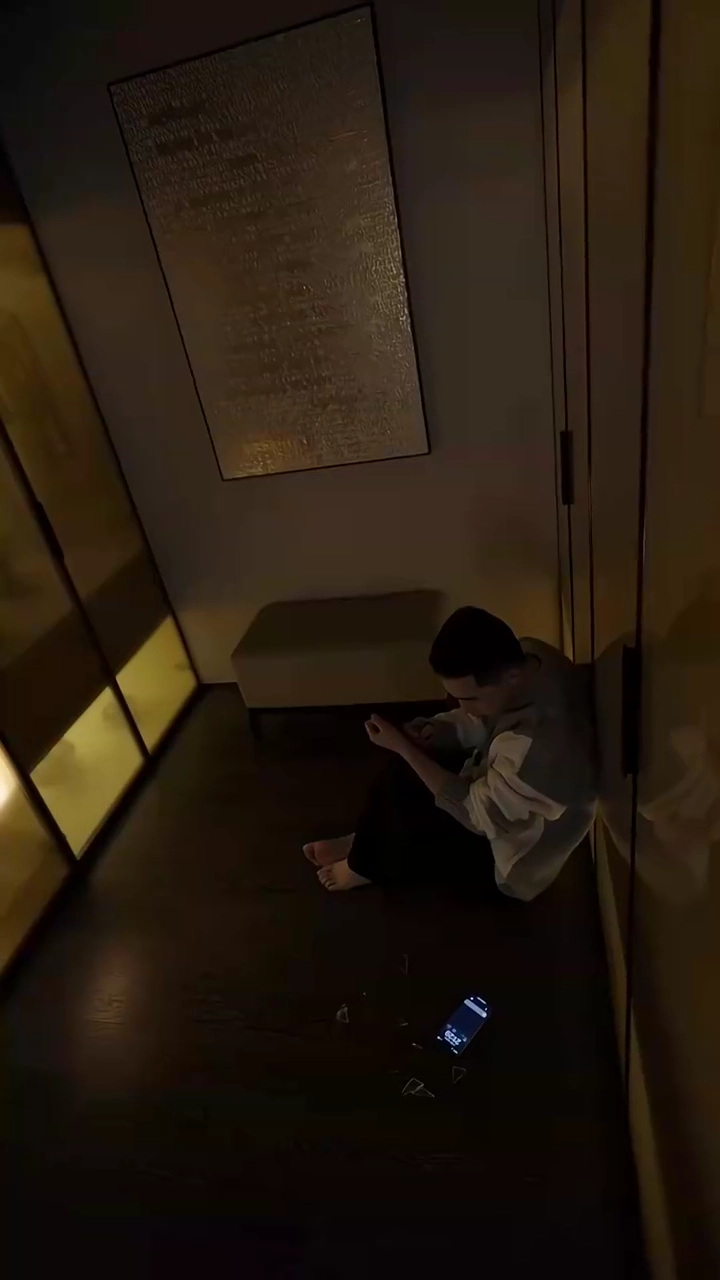 Divorce Pending, Love LoadingPhoto