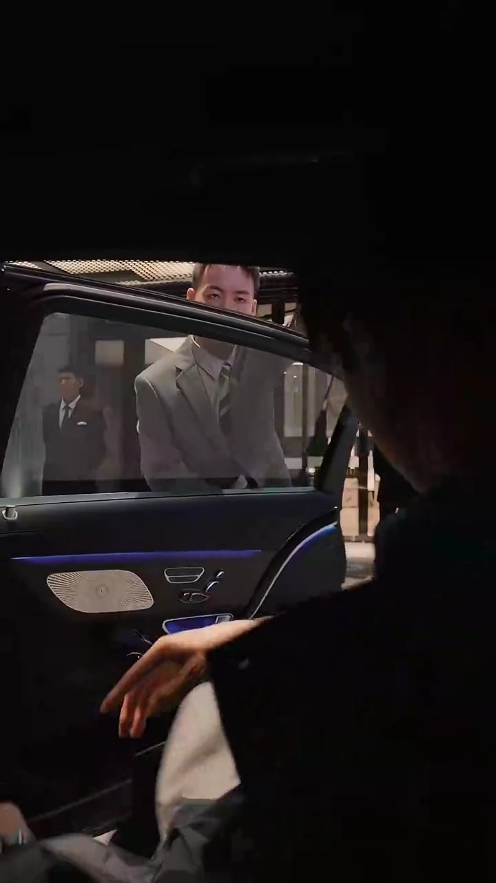 Her Fake Marriage, His True LovePhoto