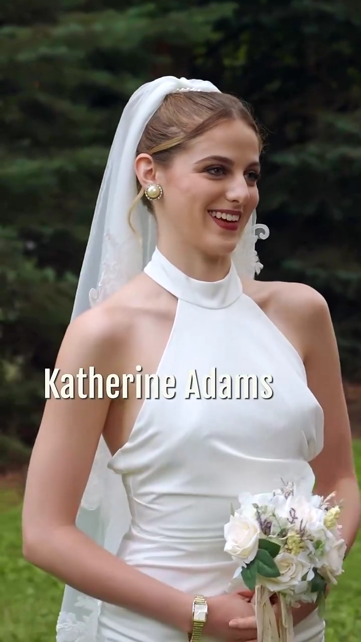 Surprise Vows with My CEO HusbandPhoto