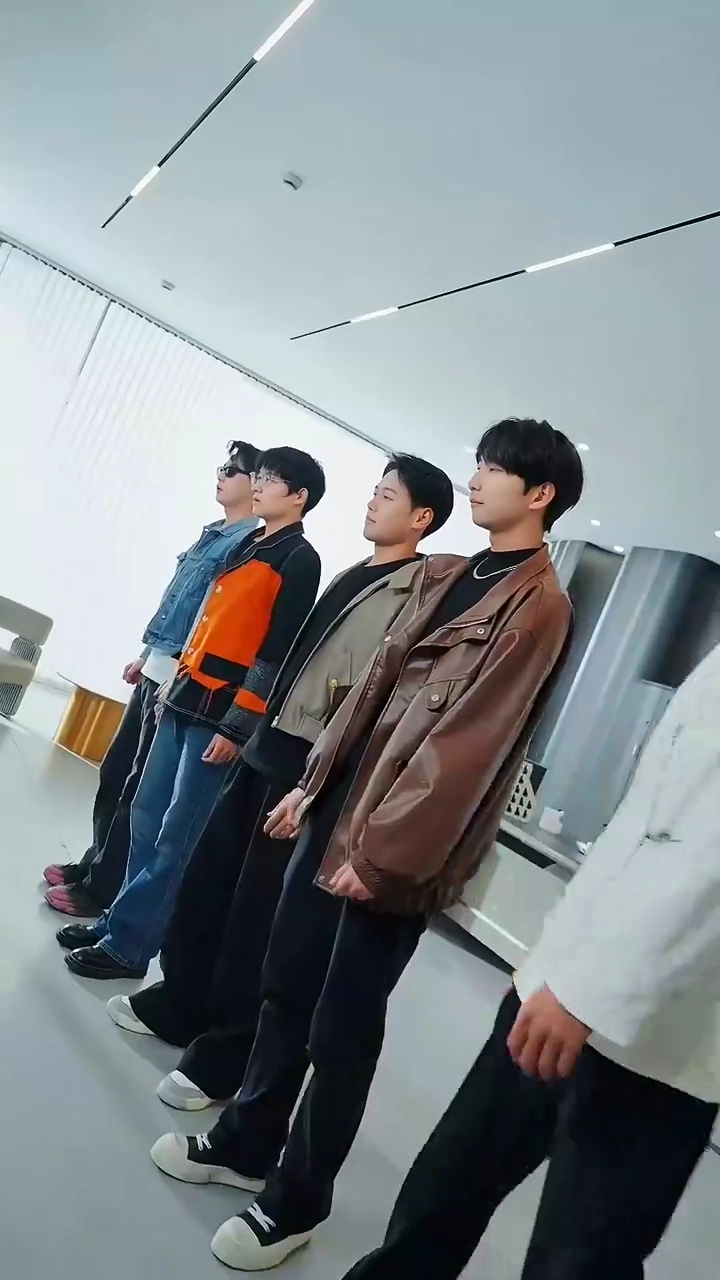 Crash Into His TrapPhoto