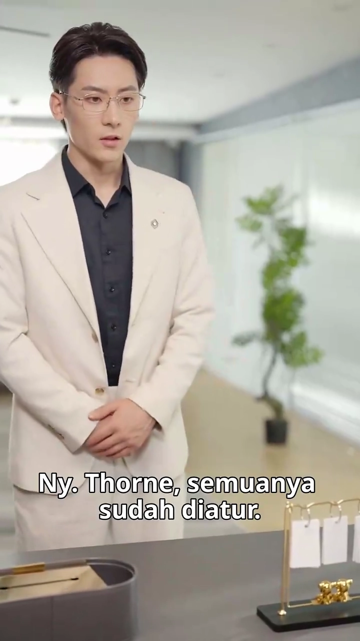 [Versi suara dubbing] Kesedihan Berlian Birufoto