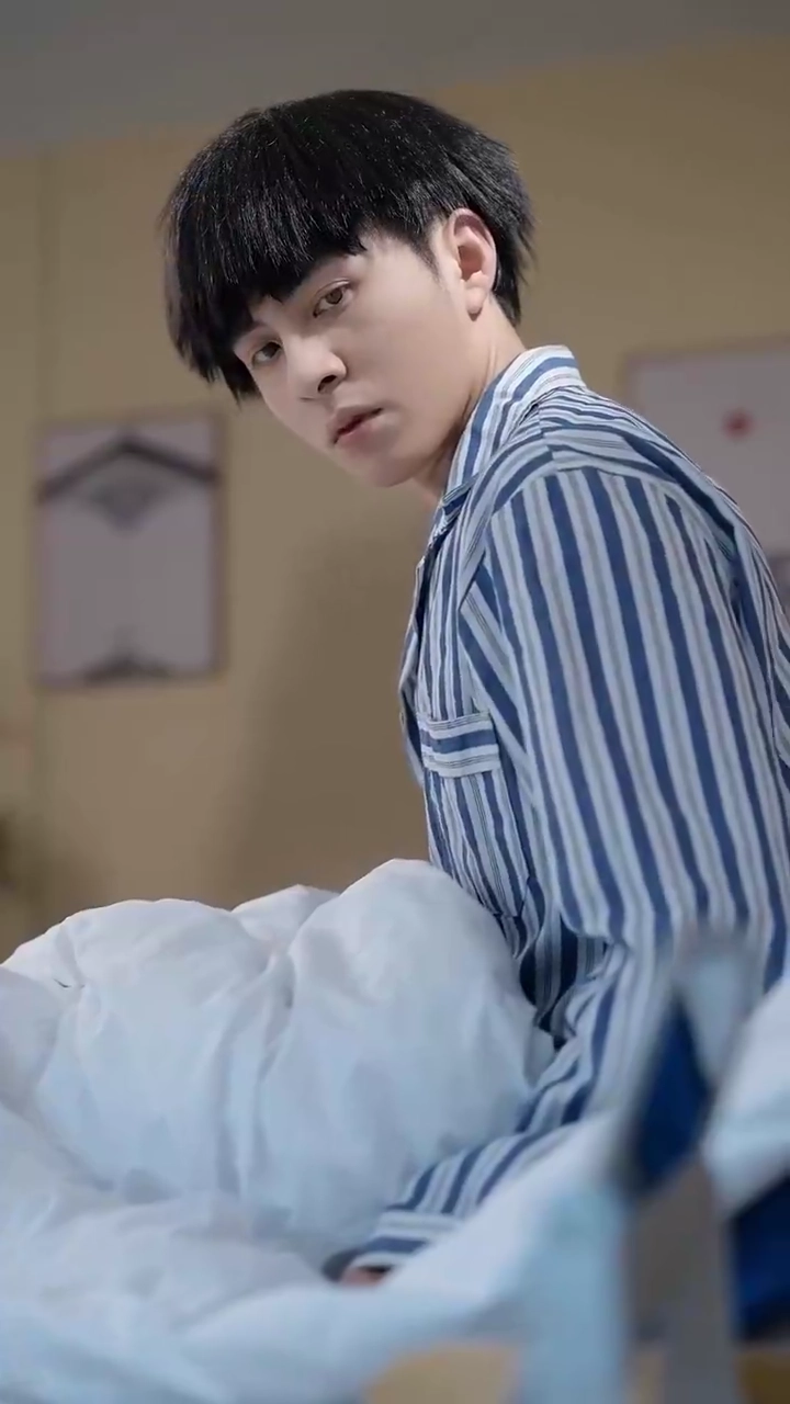 [Versi suara dubbing] Kelahiran Kembali: Bos Kembalifoto