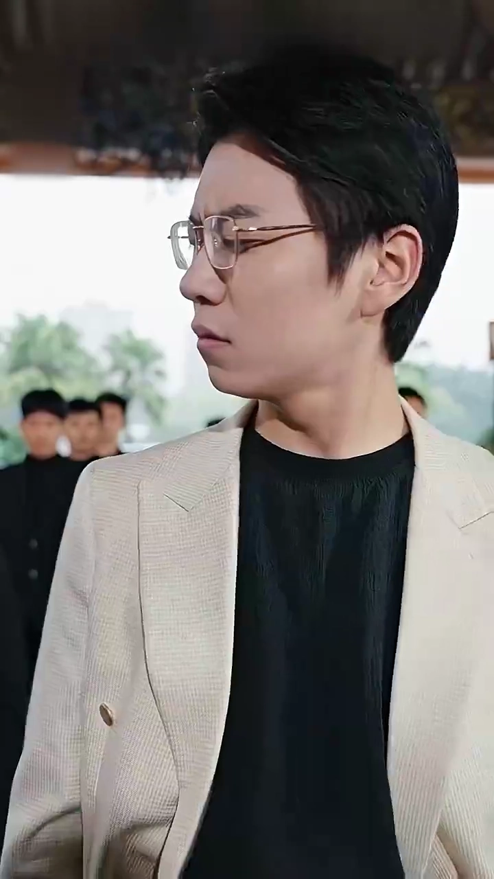 Menantu Dewa yang Mengatur Kerajaanfoto