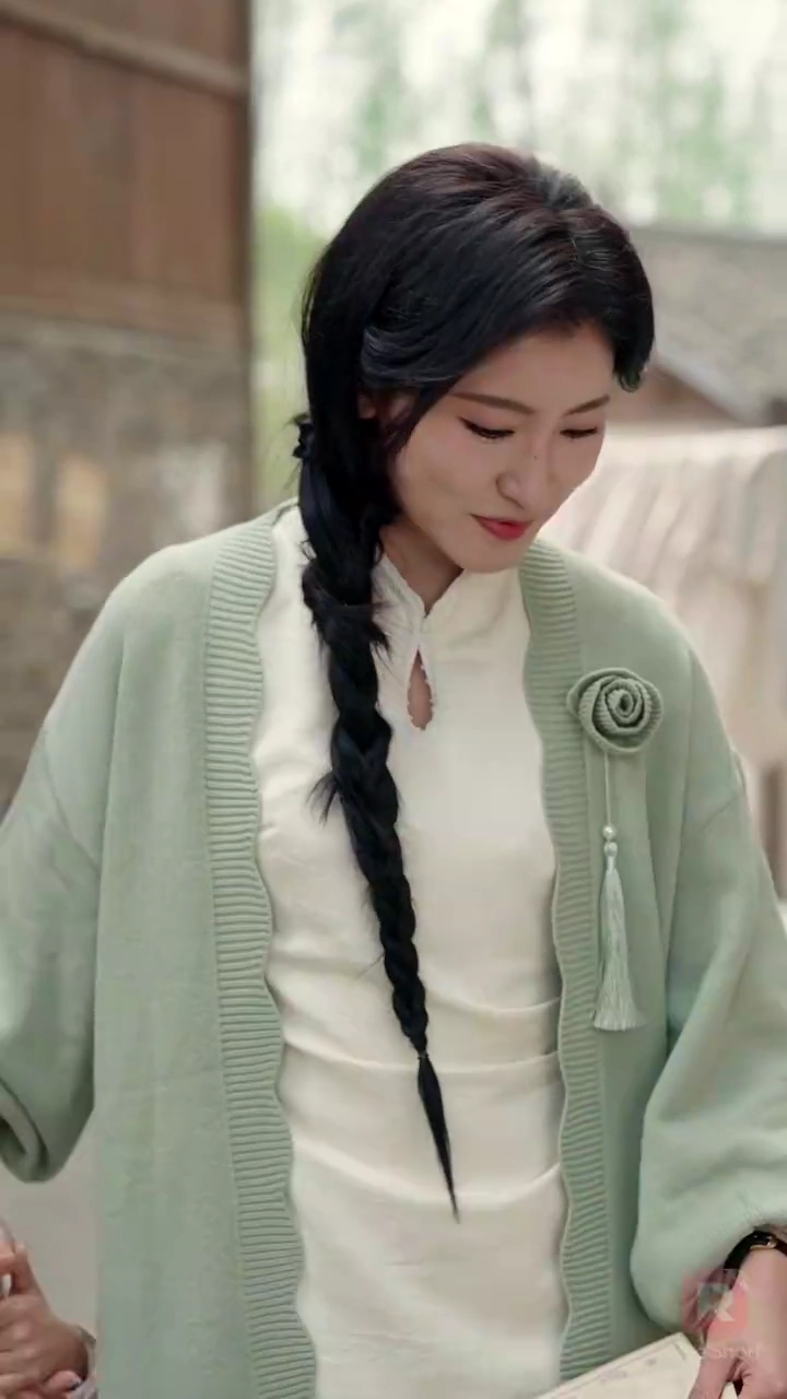 [Versi Dub] Mempermalukan Suami Munafik: Balas Dendam Dimulaifoto