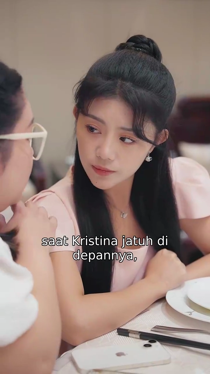 Hati-Hati, Wanitanya yang Cantik Datangfoto