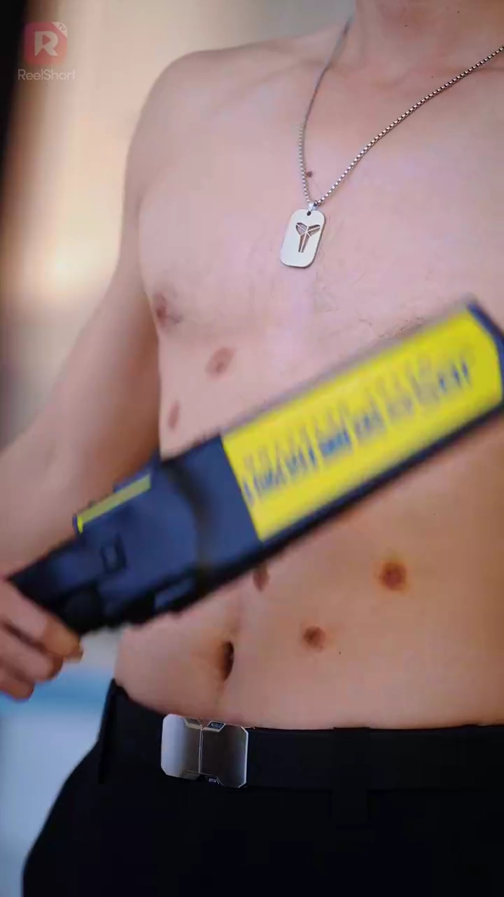 最強兵士、女社長の ボディガードになる写真