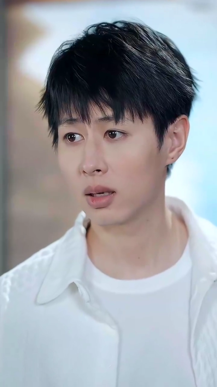 รักผิดคนดั่งวาฬเกยเต้นรูปภาพ