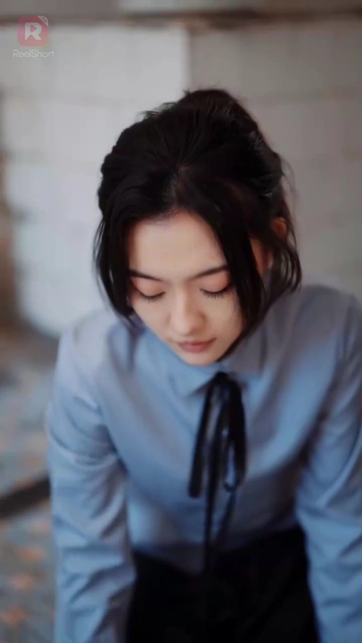 ［吹き替え版］追放令嬢は微笑まない写真