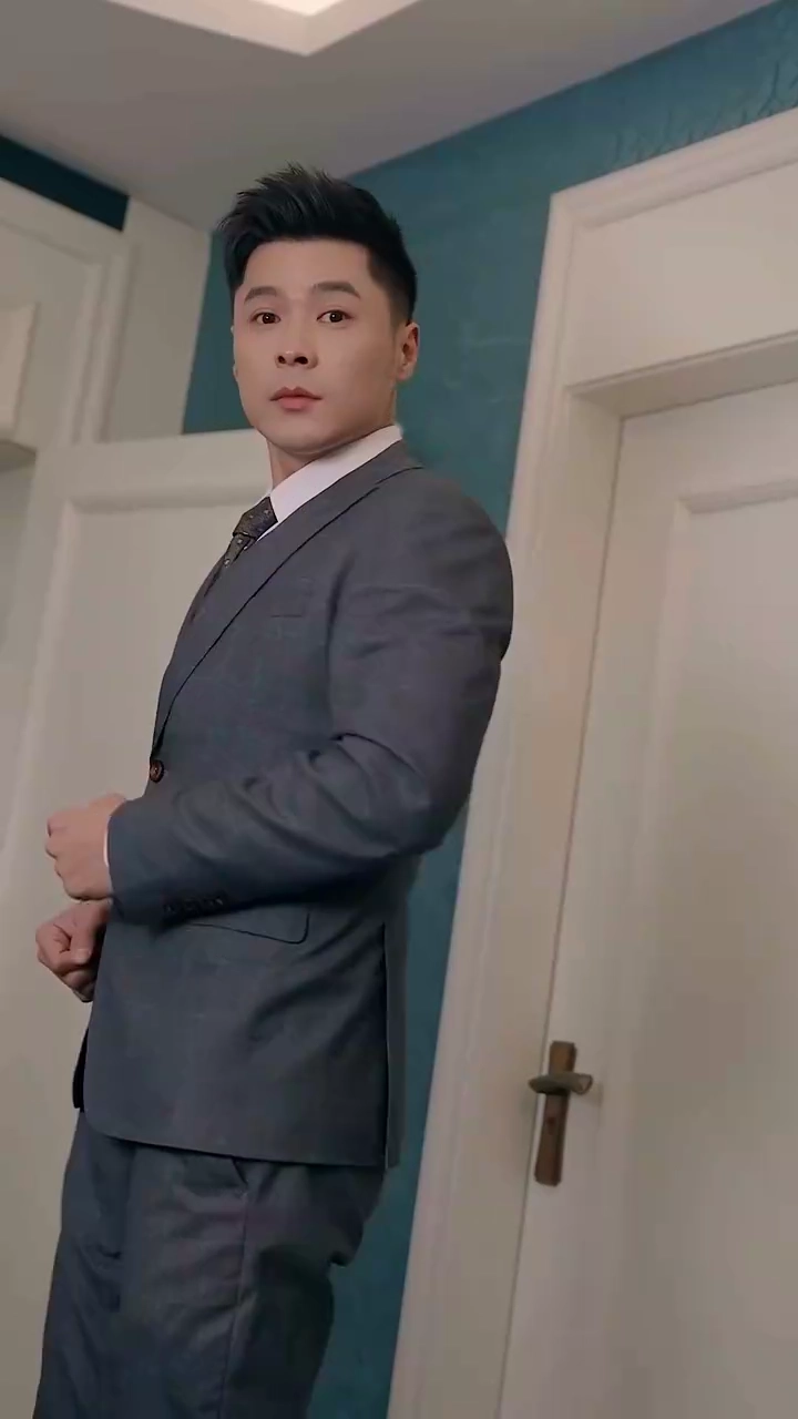 体が入れ替わった後、一番金持ちの夫は毎日私の代わりに虐められる写真