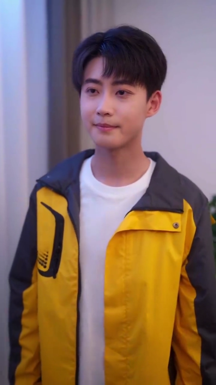 先祖が戻って彼を救う写真