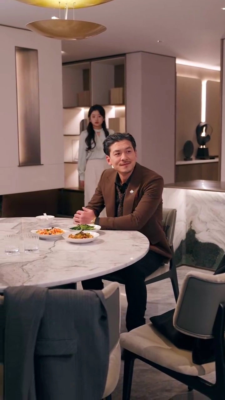 家政婦から社長夫人 彼女の正体写真