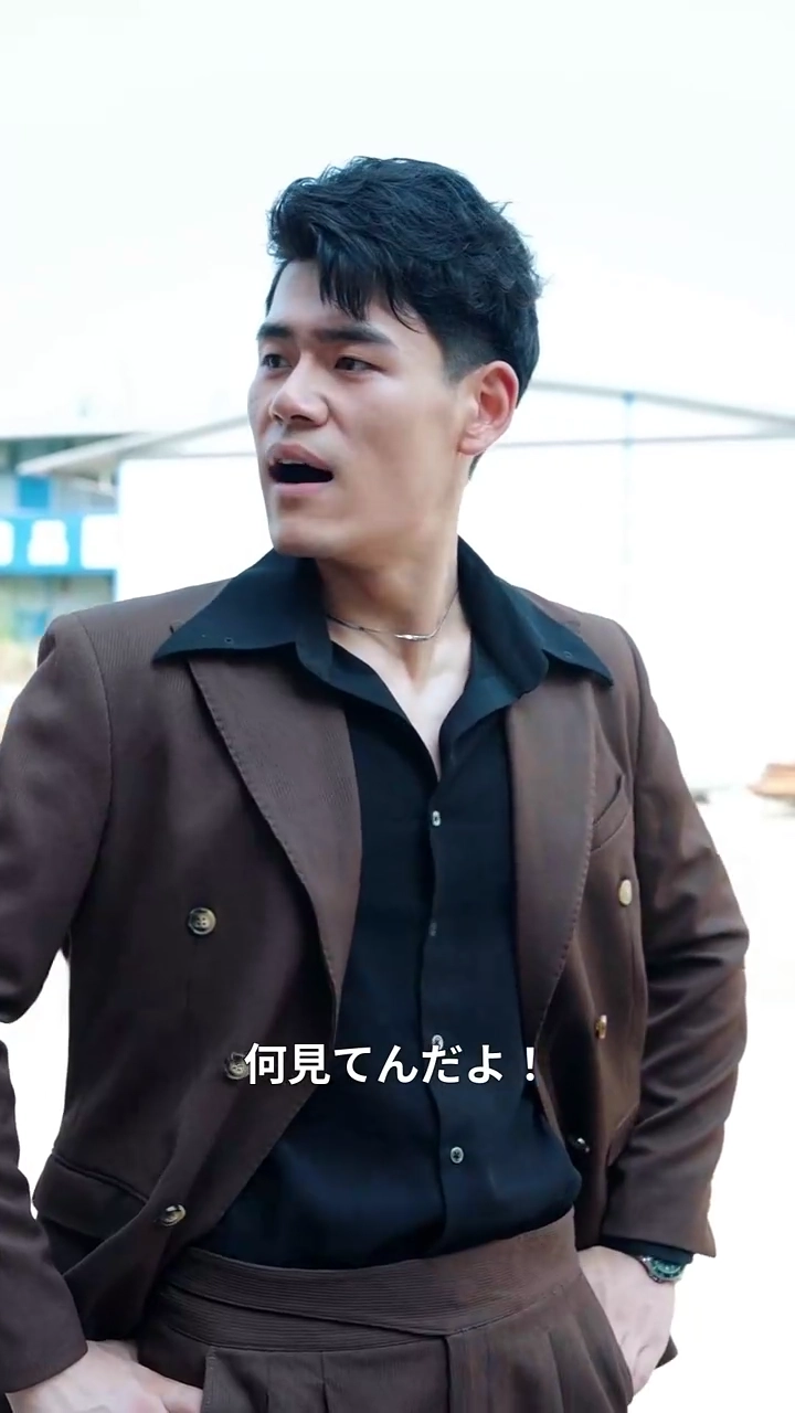 隠れた令息の鍛え上げと恋写真