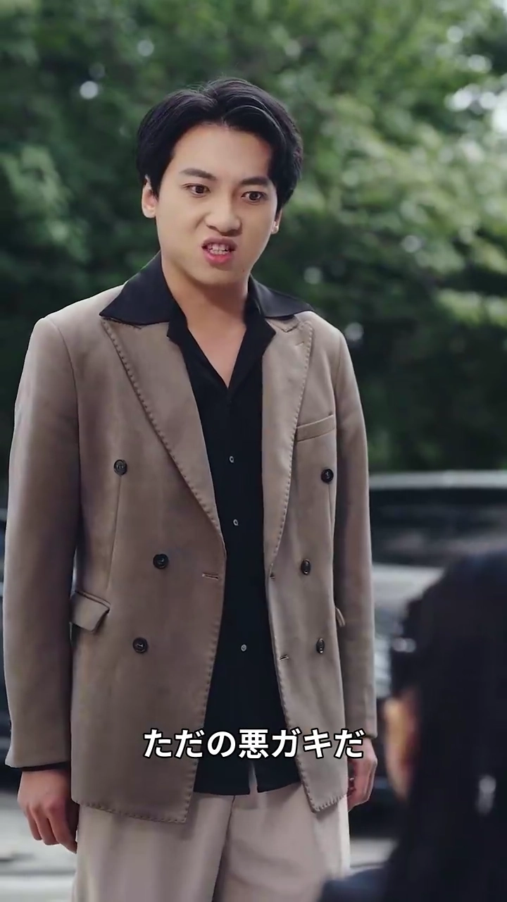 入札会の裏の小支配人写真