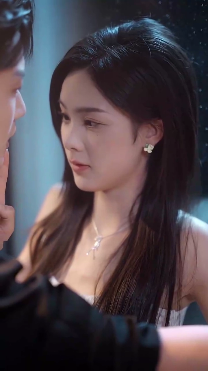 偽りの狂人と守る王子写真