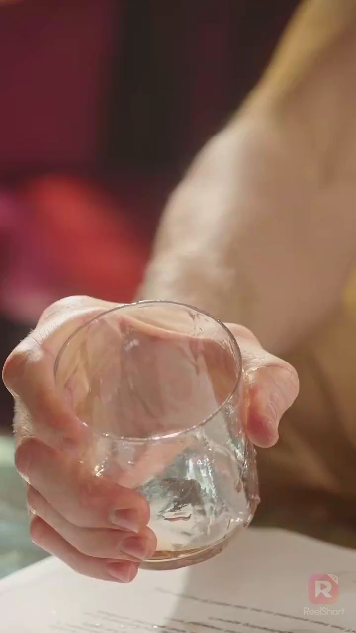 (吹き替え) この極悪刑務所のボスは俺だ！写真