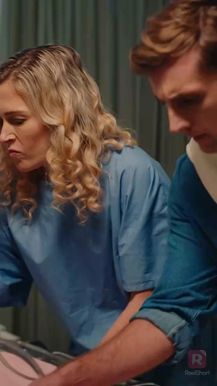 [吹き替え] 出生時にすり替えられた令嬢？写真