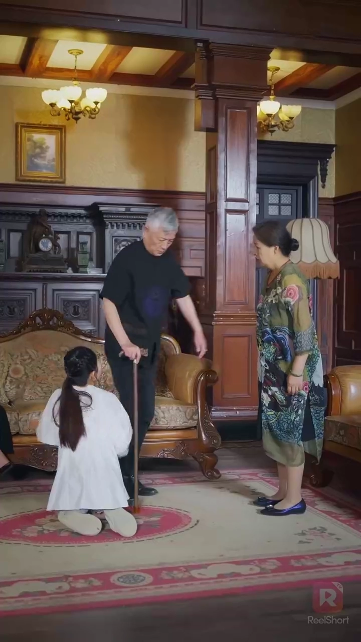 Os Três Filhos Mimam a MamãeFoto