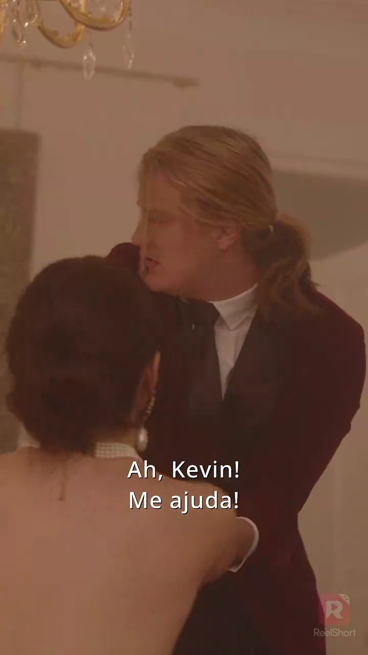 O Bombeiro Bilionário e Sua Doce EsposaFoto