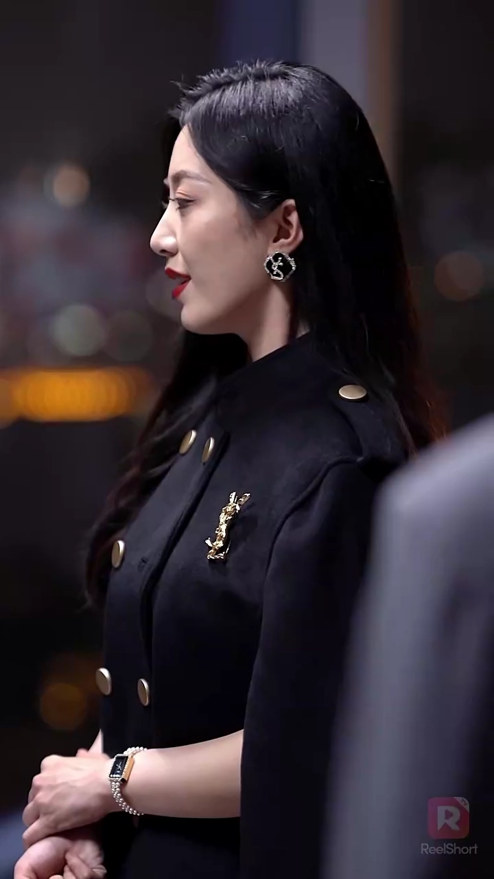 Irmã Eu Preparei Um Namorado Bilionário Para Você.Foto