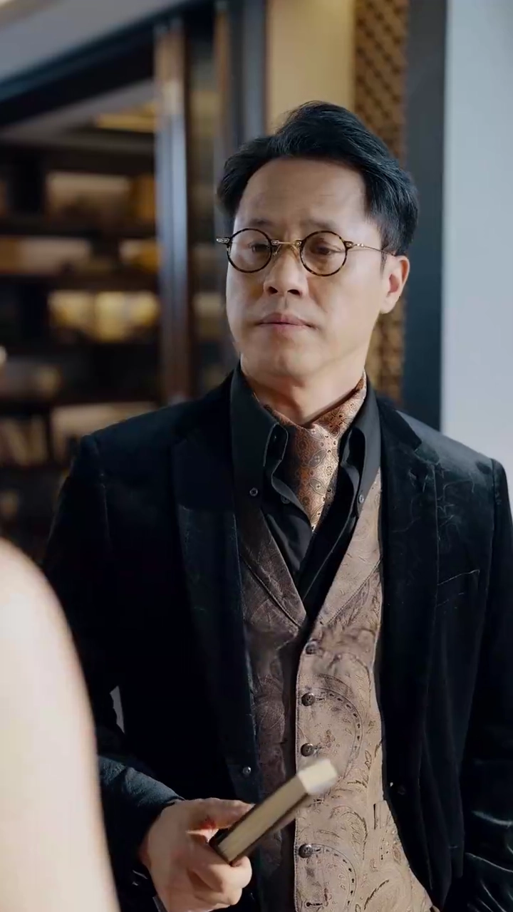 地味着の令嬢は手を出すな写真