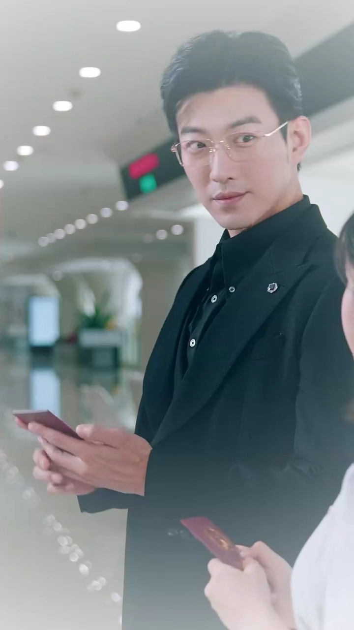 社長の清掃員妻写真