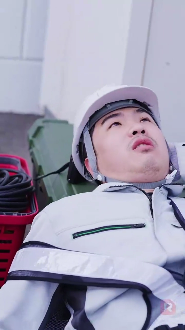 カウントダウン黒会社爆発写真