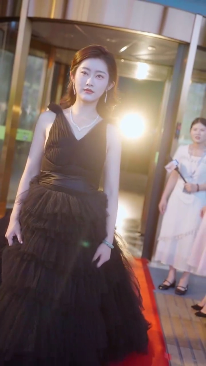 転生！悪姑の宝石写真