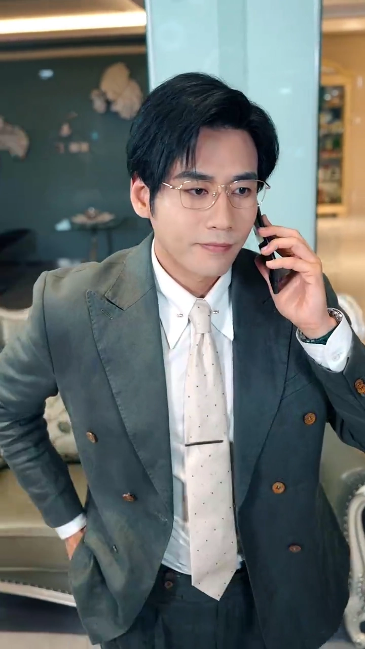 金の檻：愛の悲しみ写真