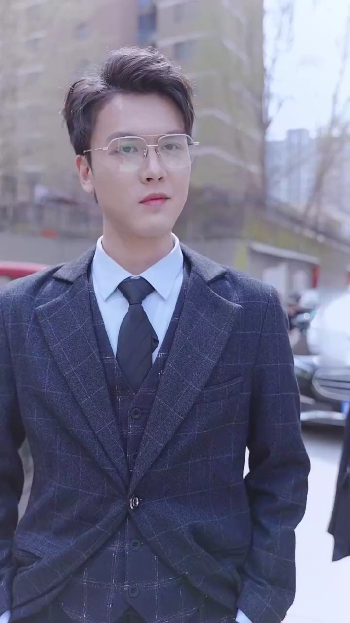 一目惚れ！電撃結婚の旦那は総裁～写真