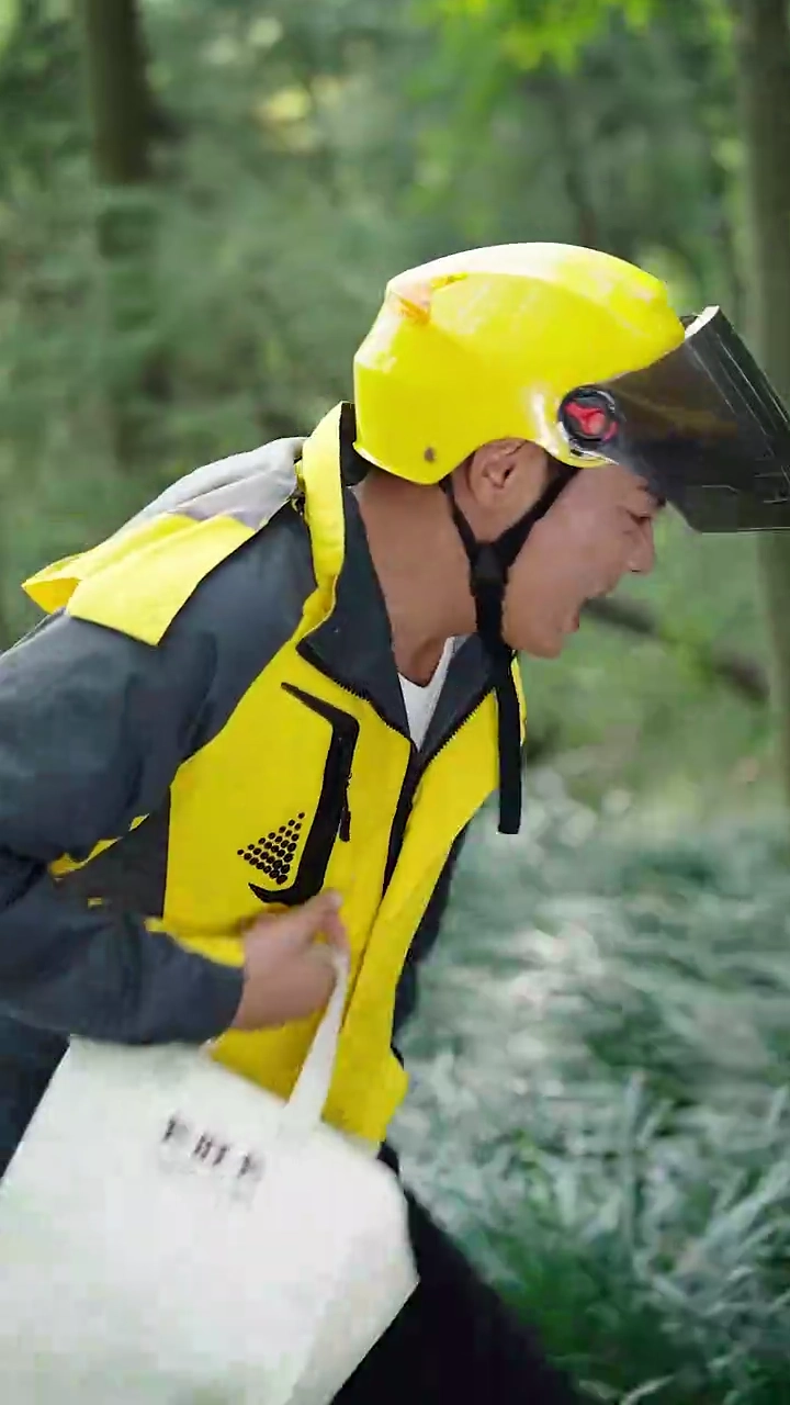 実は財閥？！デリバリー配達員の裏の顔写真