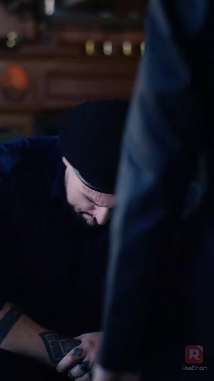 [dublado] A Rainha Loba Alfa RetornaFoto