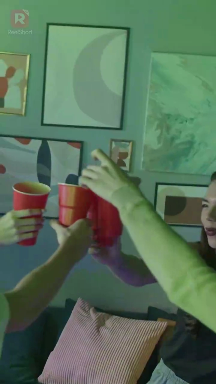 Um Amor Proibido nos Hamptons: O Irmão da Minha BFFFoto