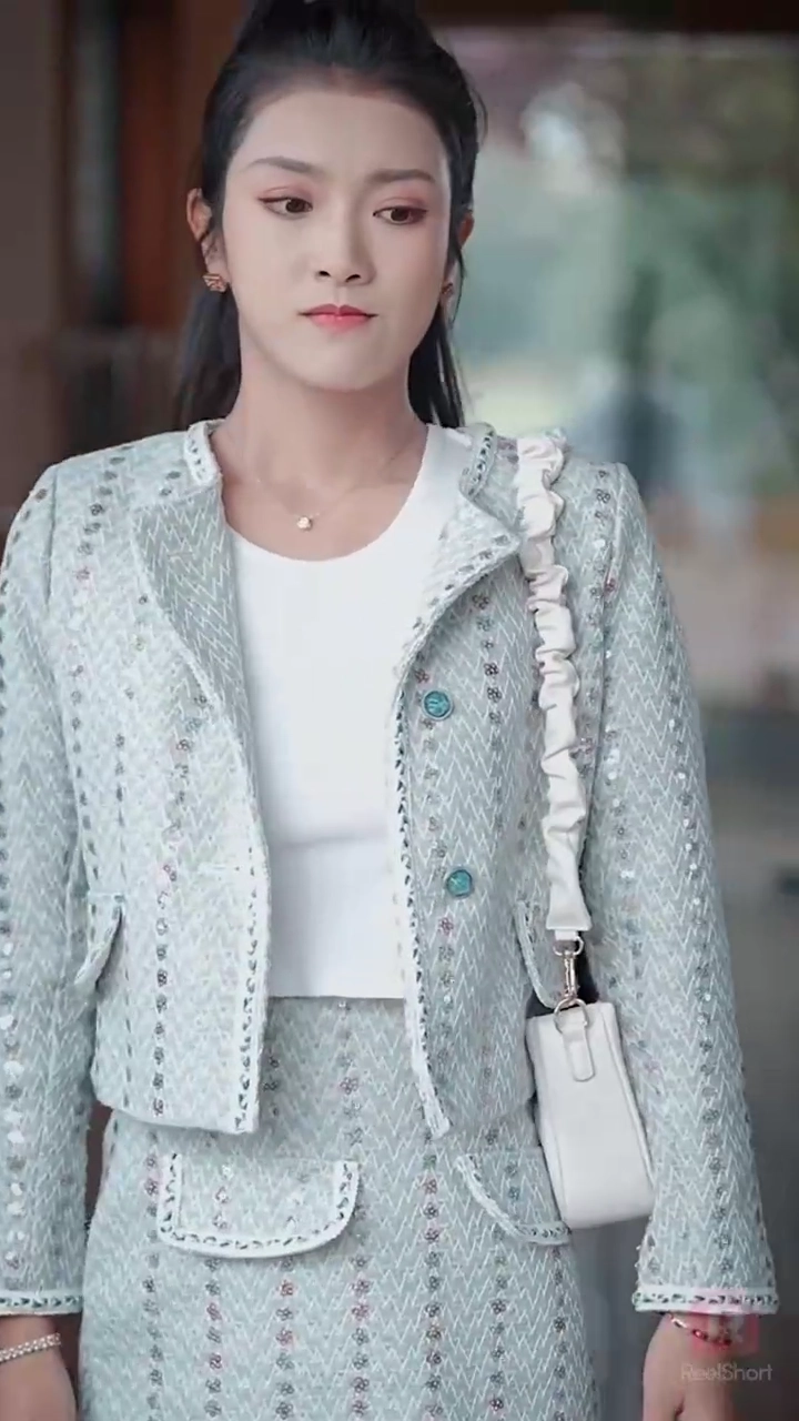 Contrato de amor com o tio cadeirante do meu noivoFoto