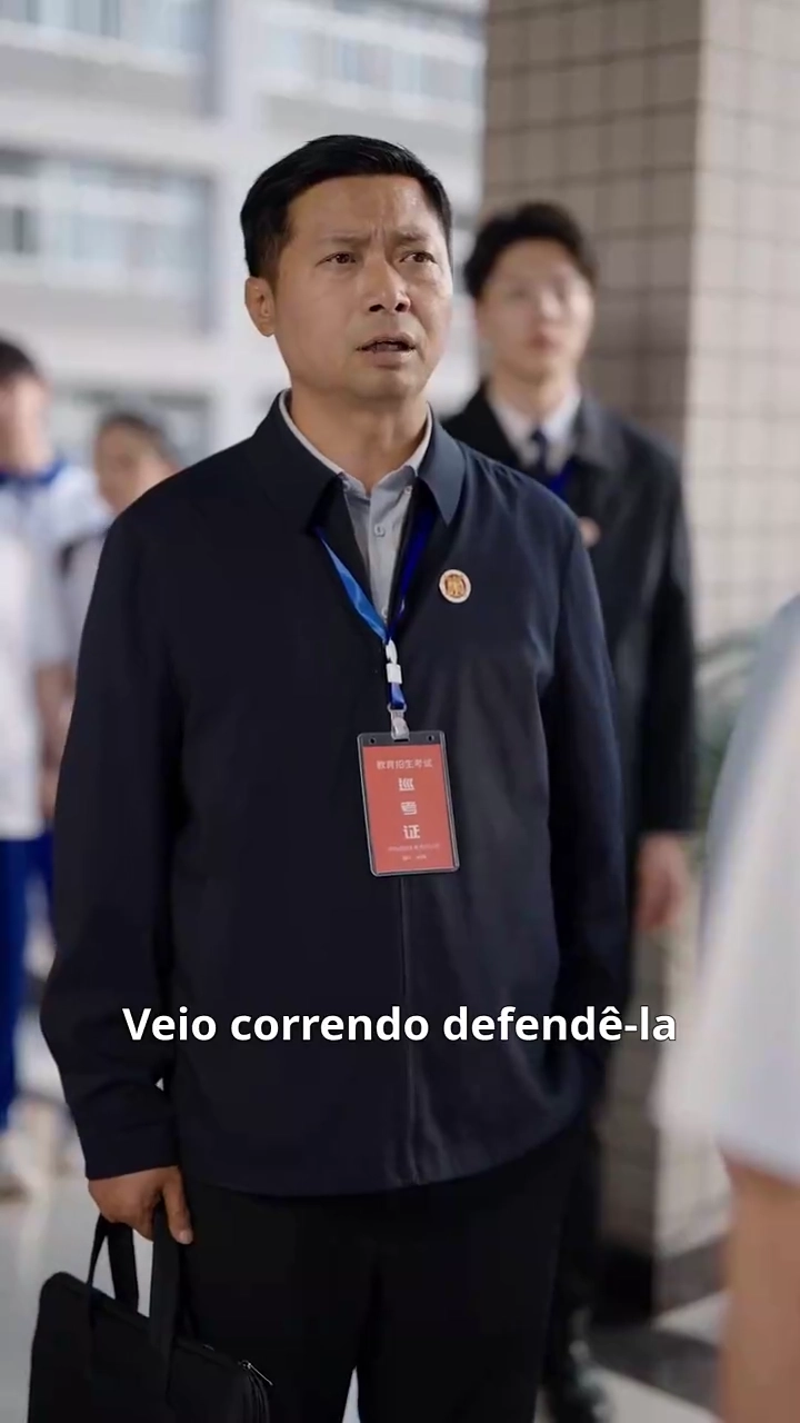 [Versão dublada] Suspeita de traição: Quando a verdade surgeFoto