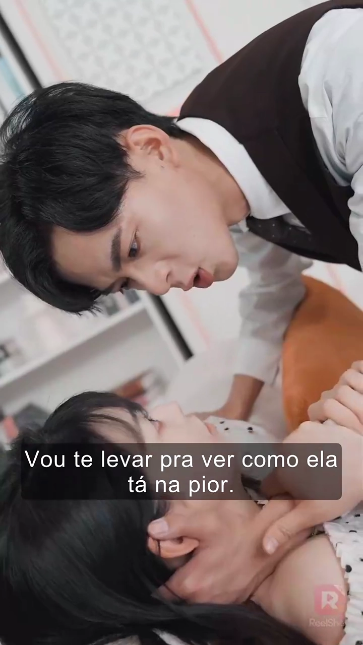 CEO, Sua Esposa FugiuFoto