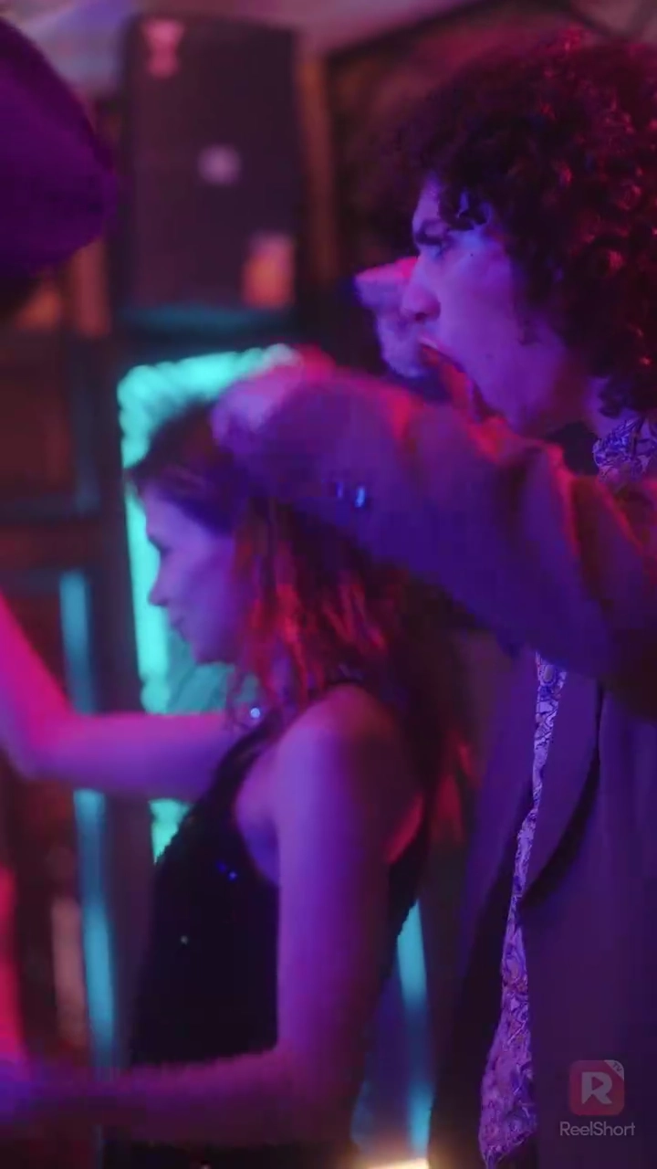 Apaixonando-me pelo General Pai do Meu ExFoto