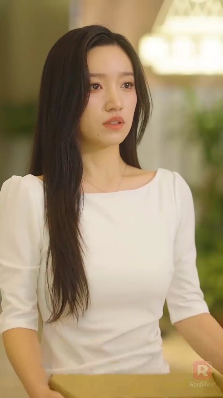 Chore aos Prantos ao Lado do Meu TúmuloFoto