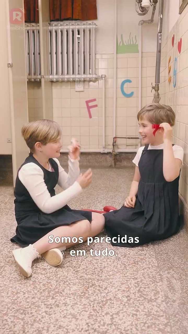 A Dublê Dela, O Problema DeleFoto