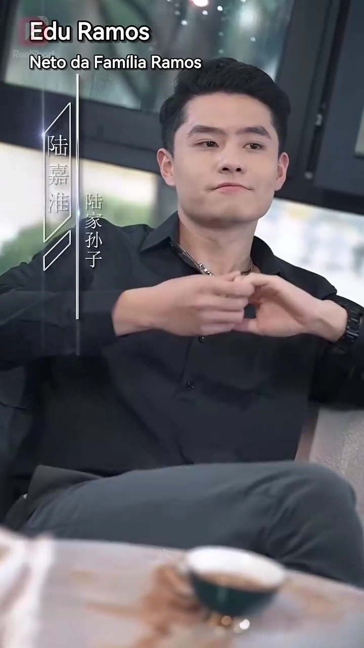 Contrato de amor com o tio cadeirante do meu noivoFoto