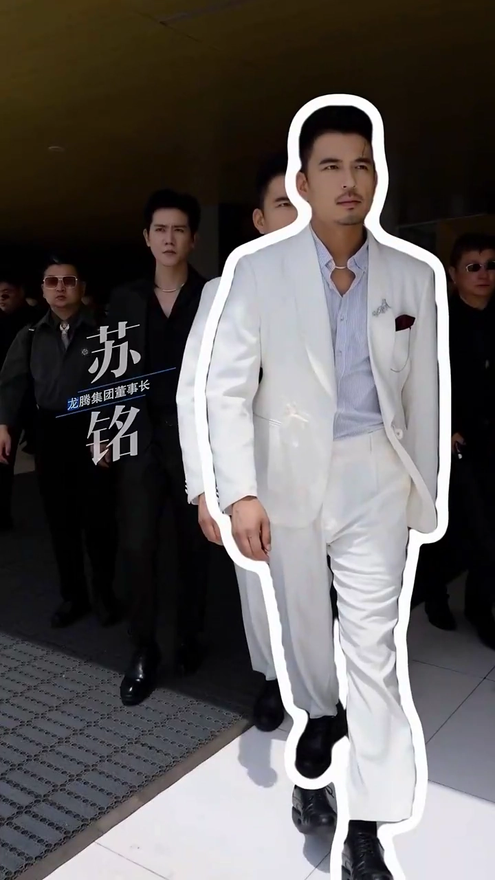 [Versão Dublada] Renascido: O Chefe VoltaFoto