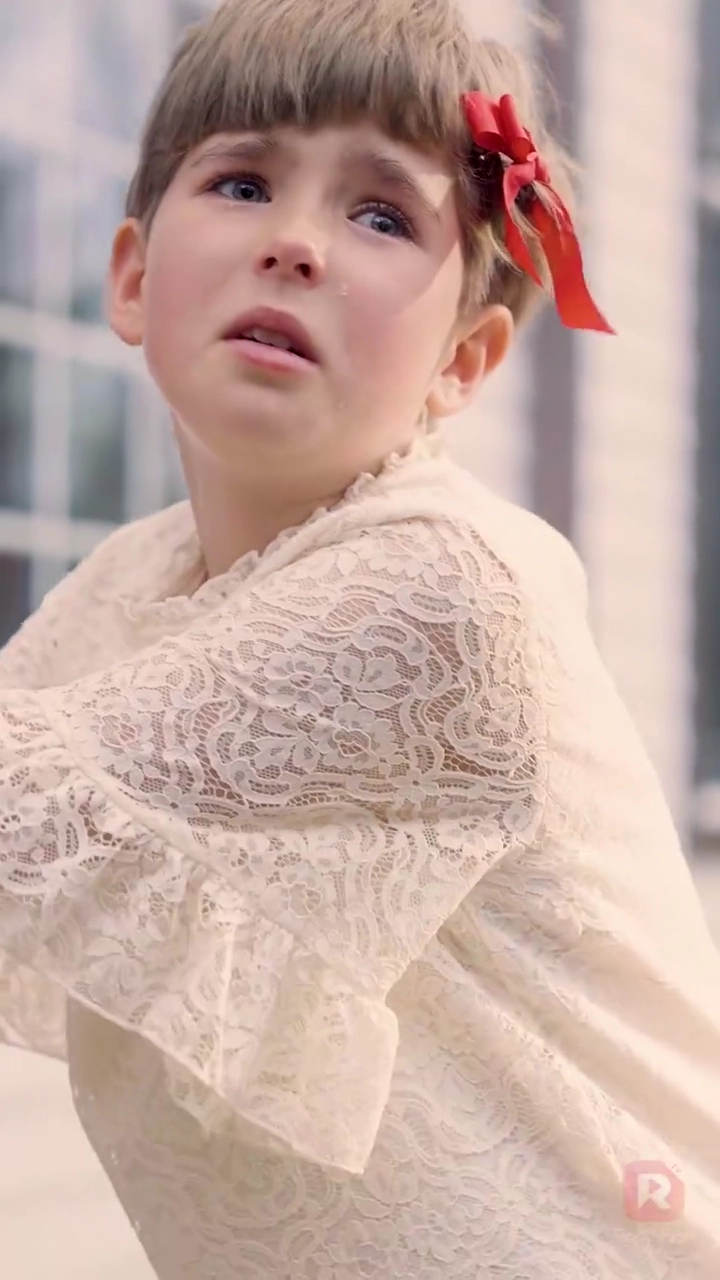 A Dublê Dela, O Problema DeleFoto