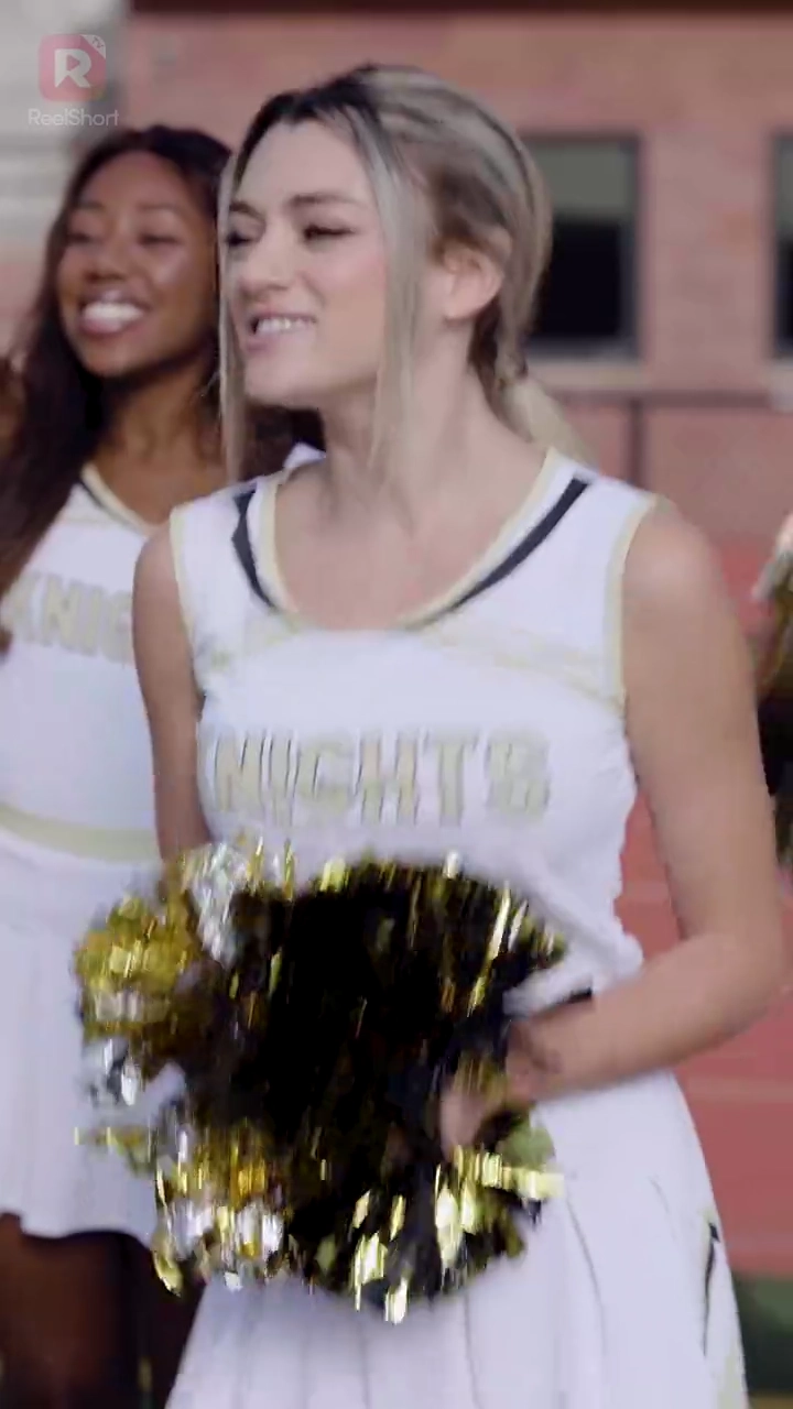 เกิดใหม่จากหลังรักแรกการทรยศรูปภาพ